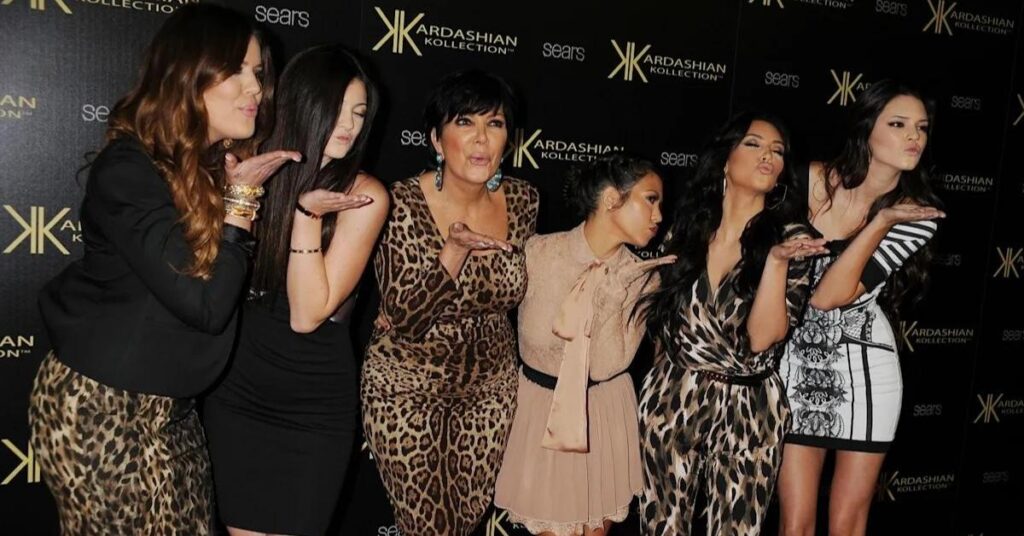 kardashian family posing